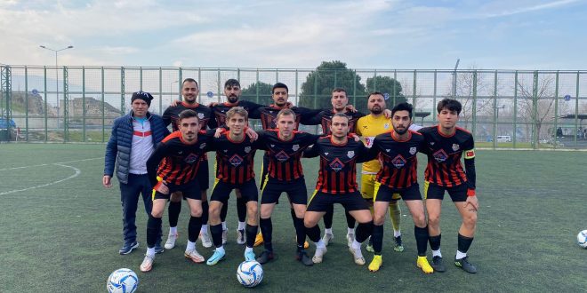 Güvenspor maçı hakeme takıldı; 5 kırmızı kart