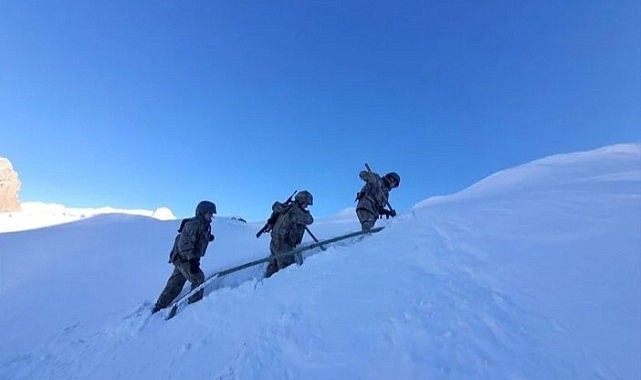 Mehmetçik’in vatan nöbeti soğuk dinlemiyor