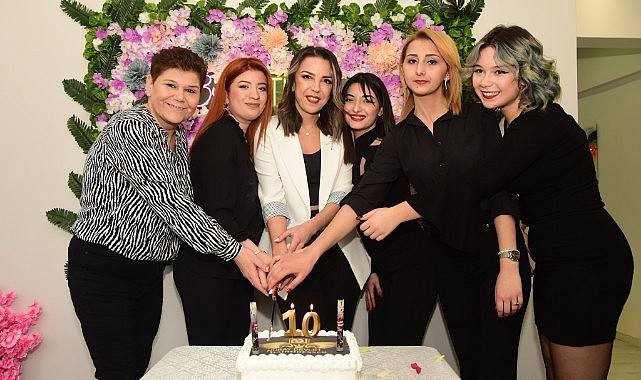 10. yıla sessiz kutlama