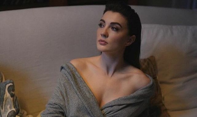 Burcu Özberk ile Galatasaraylı Nicolo Zaniolo takipleşiyor