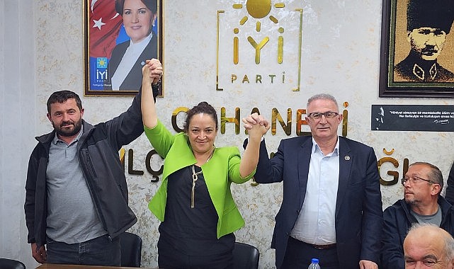 Bursa Iyi Parti aday adayı Özgür Şimşek Orhaneli’de açıklamalarda bulundu