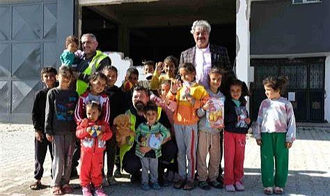 Depremzede çocukların ilacı; oyuncak