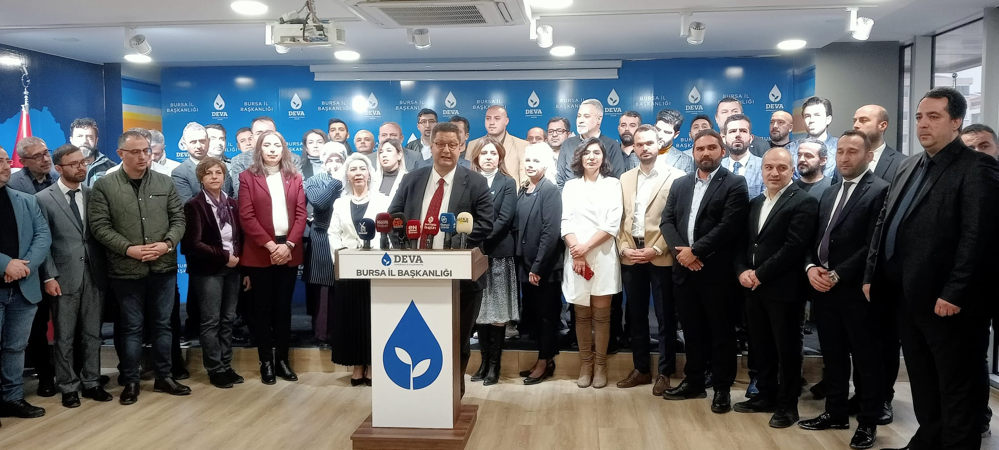 DEVA Partisi Bursa İl Başkanı Serkan Özgöz milletvekili aday adaylığını duyurdu