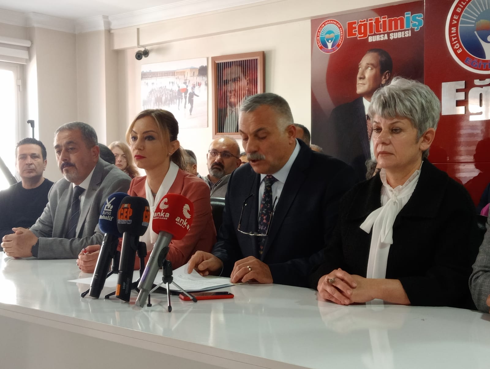 Eğitim İş: Çadır üretimi yalanının sonuna kadar takipçisi olacağız