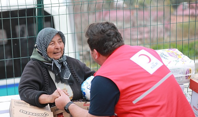 Kızılay’ın Afet Bölgelerindeki Beslenme Hizmeti ve Yardımları Aralıksız Sürüyor