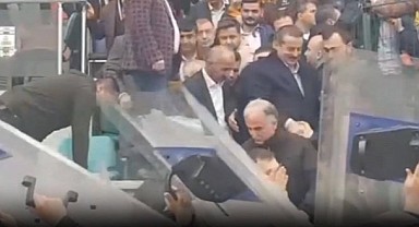 AK Parti’nin eski bakanı Faruk Çelik’e aday olduğu şehirde soğuk duş! Taraftarlar “Dışarı” diye bağırdı