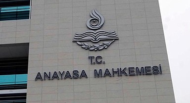 AYM ‘kadının soyadı’ hükmünü iptal etti