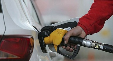 Benzin fiyatları yine yükseldi: 1 lira 12 kuruşluk zam geldi!
