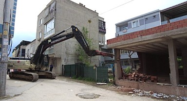 Gürsu Belediyesi kaçağa savaş açtı: 1 günde 6 yıkım