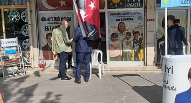 İYİ Parti seçim bürosu önünde boş kovan bulundu