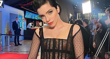 Merve Boluğur transparan giydi