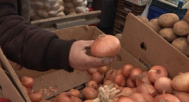 Pazarda kilosu 30 liraya kadar çıkan soğanda ‘bayram umudu’