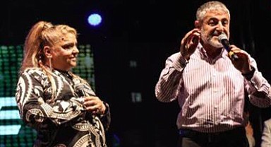 AK Parti konserinde sahneden düşen Kibariye hastaneye kaldırıldı