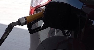 Bu gece yarısından itibaren benzine 66 kuruş zam gelmesi bekleniyor
