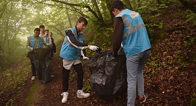 GENÇLER ‘DOĞA’ İÇİN YÜRÜDÜ