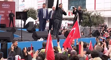 İmamoğlu’ndan mikrofonu alan gence: Kerata yakacak burayı…