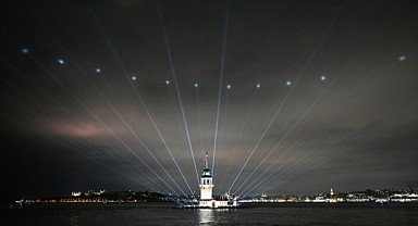 Kız Kulesi lazer şovuyla açıldı
