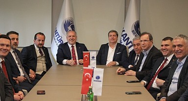 KOSOVALI BAKAN BALKANTÜRKSİAD’I ZİYARET ETTİ