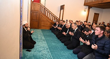 Tarihi mescitte 65 yıl sonra ilk Cuma
