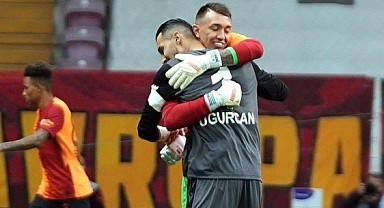 Uğurcan Çakır, Muslera’dan eldivenleri almaya geliyor