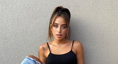 Zeynep Alkan derin yırtmaçlı pozlarıyla sosyal medyayı salladı!