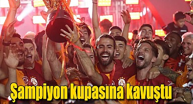 Şampiyon Galatasaray kupasına kavuştu