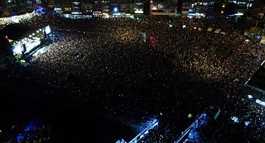 Gemlik’te Cumhuriyet Coşkusu Cadde ve Meydanlara Sığmadı