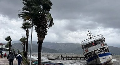 7 İl İçin Kuvvetli Sağanak ve Fırtına Alarmı