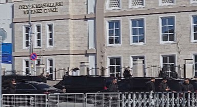 Erdoğan ve Adıgüzel Aynı Karede Namaz Kıldı