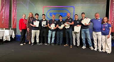 Bursa Erkek Lisesi’nden Robotik Başarı