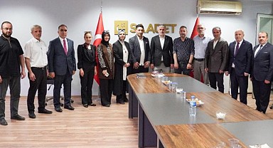 Dünya Gönüllüler Derneği, Saadet Partisi Bursa İl Başkanlığı’nı ziyaret etti