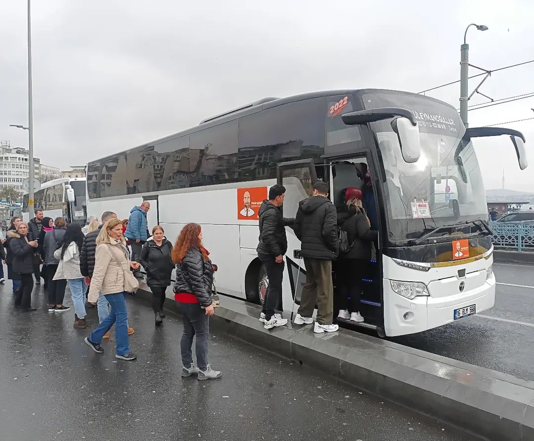OKUR GEZER TUR, GEMLİK ÇIKIŞLI KÜLTÜR TURLARINA DEVAM EDİYOR